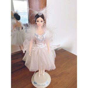 Barbie as the Swan Queen in Swan Lake Mattel 1997